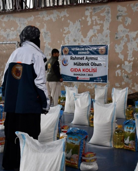 Afganistan Gıda Kolisi Dağıtımı