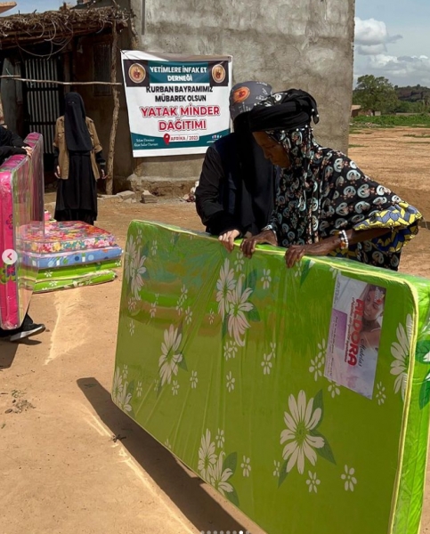 Afrika Yatak-Minder Dağıtımı