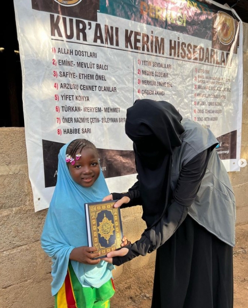 700 Adet Kuran-ı Kerim Dağıtımı