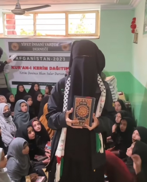 Afganistan Kuran-ı Kerim Dağıtımı